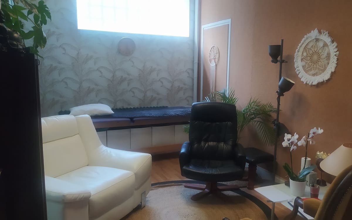 Photo de Hypnose - Sophrologie - Magnetisme - Saint-Etienne - Sabine Frering